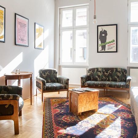 Stylishly Redecorated Apartment In Great Location Budapest Exteriör bild