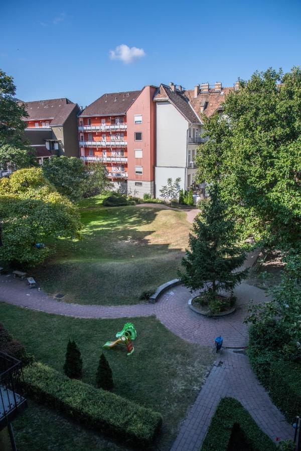 Stylishly Redecorated Apartment In Great Location Budapest Exteriör bild
